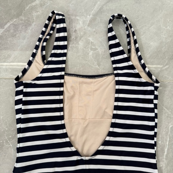 NWOT Women’s Joe Fresh Padded Striped One Piece Swimsuit Size XS - Picture 9 of 16